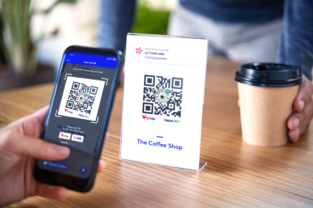 Giao dịch thanh toán không dùng tiền mặt tăng gần 50%