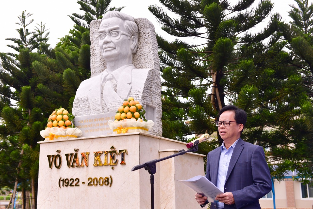 Người lao động BSR dâng hoa tưởng nhớ cố Thủ tướng Võ Văn Kiệt