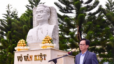 Người lao động BSR dâng hoa tưởng nhớ cố Thủ tướng Võ Văn Kiệt