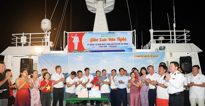 Kỳ 1: Mang đi tình cảm, mang về niềm tin