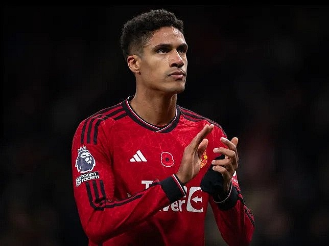 Lý do mối quan hệ Ten Hag - Varane đổ vỡ
