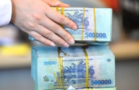 Tin tức kinh tế ngày 27/11: Tiền gửi vào ngân hàng tiếp tục lập kỷ lục