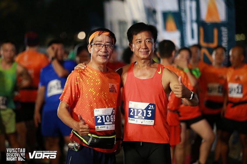 Chạy bộ nâng cao sức khỏe và gắn kết yêu thương gia đình