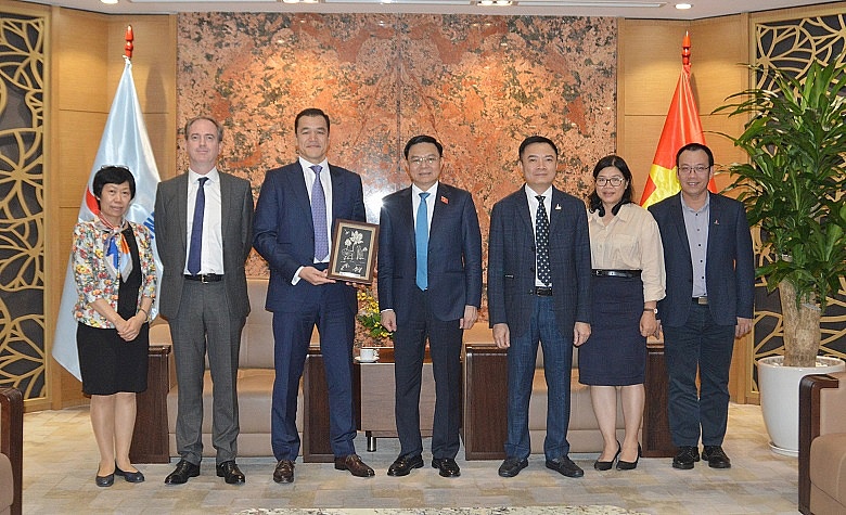 Tổng Giám đốc Petrovietnam Lê Mạnh Hùng tiếp Chủ tịch Perenco Group thăm và làm việc