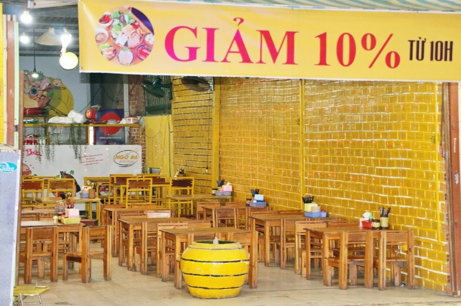 Hàng loạt quán vị trí đắc địa, trung tâm thương mại sầm uất ế khách