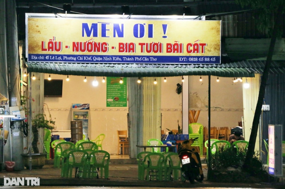 Các quán ăn nhậu dù giá bình dân vẫn rơi vào tình trạng ế ẩm (Ảnh: Bảo Trân).