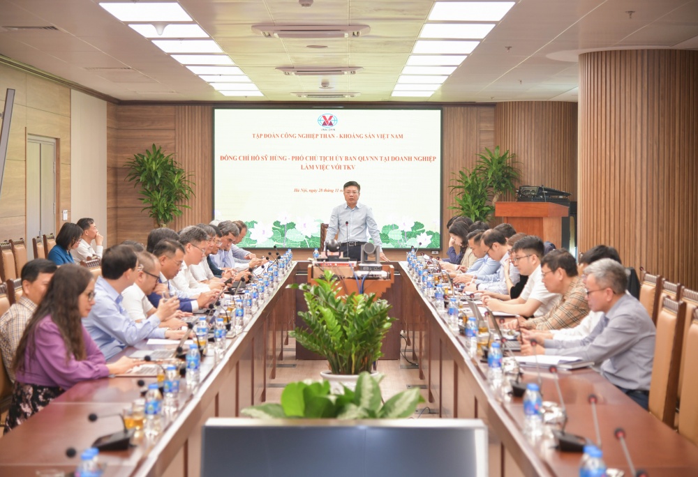 Phối hợp giải quyết khó khăn cho ngành than