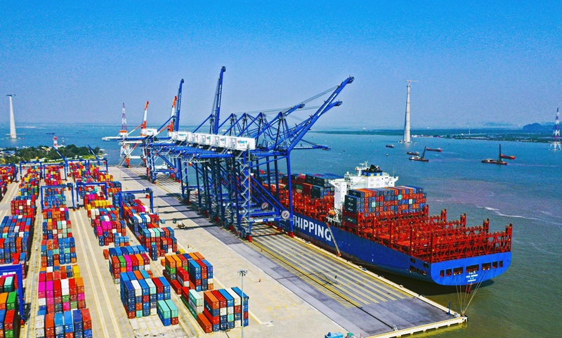 Tin tức kinh tế ngày 1/12: Việt Nam xuất siêu gần 26 tỷ USD sau 11 tháng