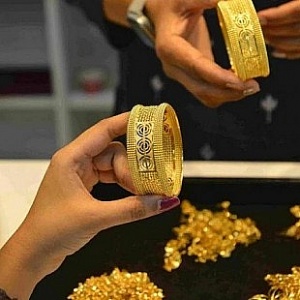 Vì sao giá vàng tăng cao nhưng người mua nhiều hơn người bán?
