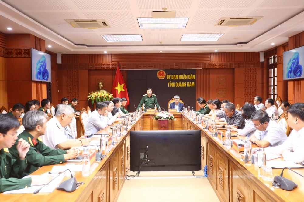 Quảng Nam: Triển khai các công tác xử lý tàu trôi dạt vào biển Cù Lao Chàm