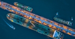 Nhập khẩu dầu của Trung Quốc ghi nhận mức giảm hàng năm đầu tiên