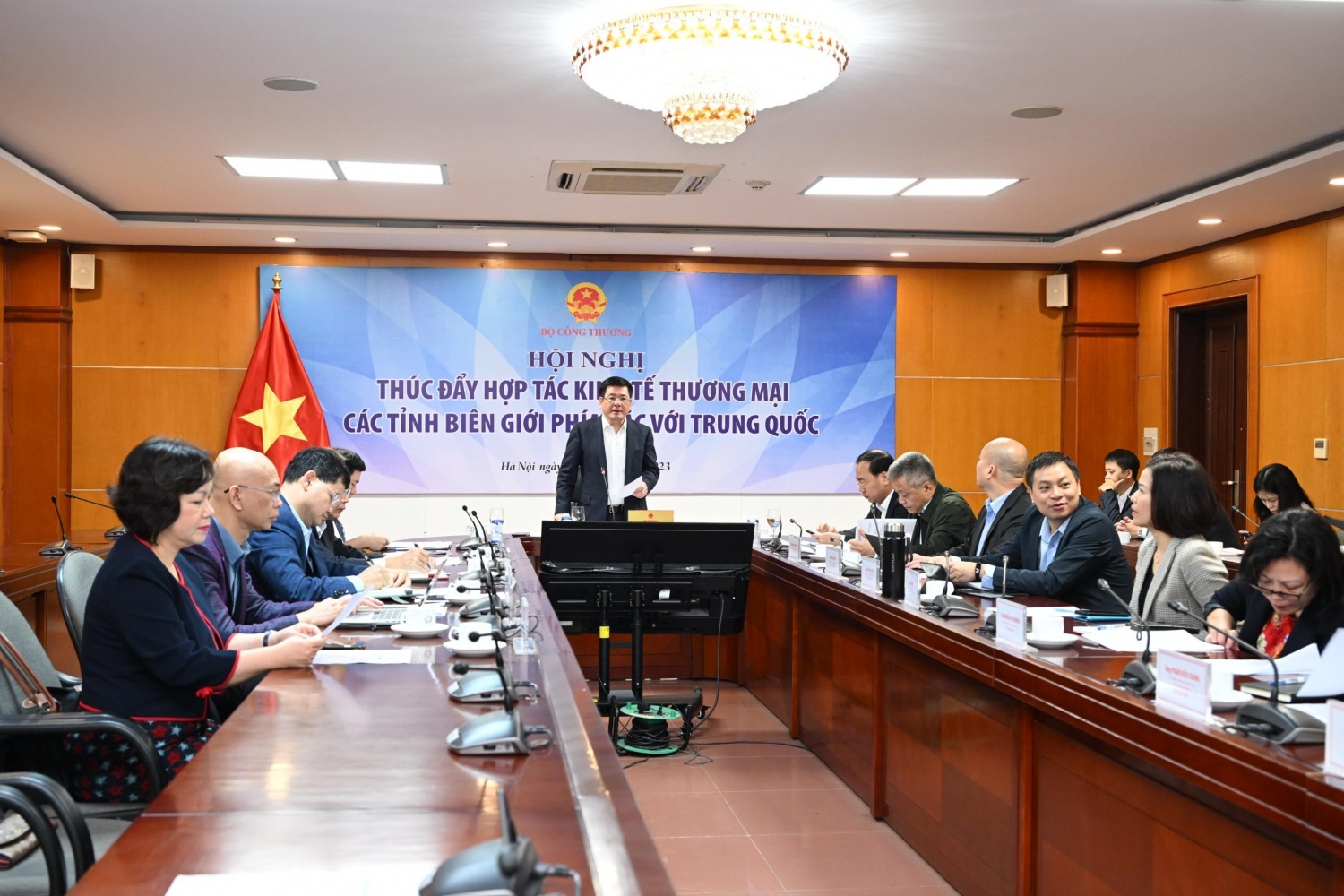 Bài 2: Gỡ khó cho hàng Việt xuất bán qua cửa khẩu