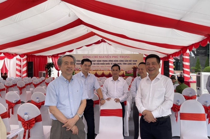 Bài 2: Gỡ khó cho hàng Việt xuất bán qua cửa khẩu