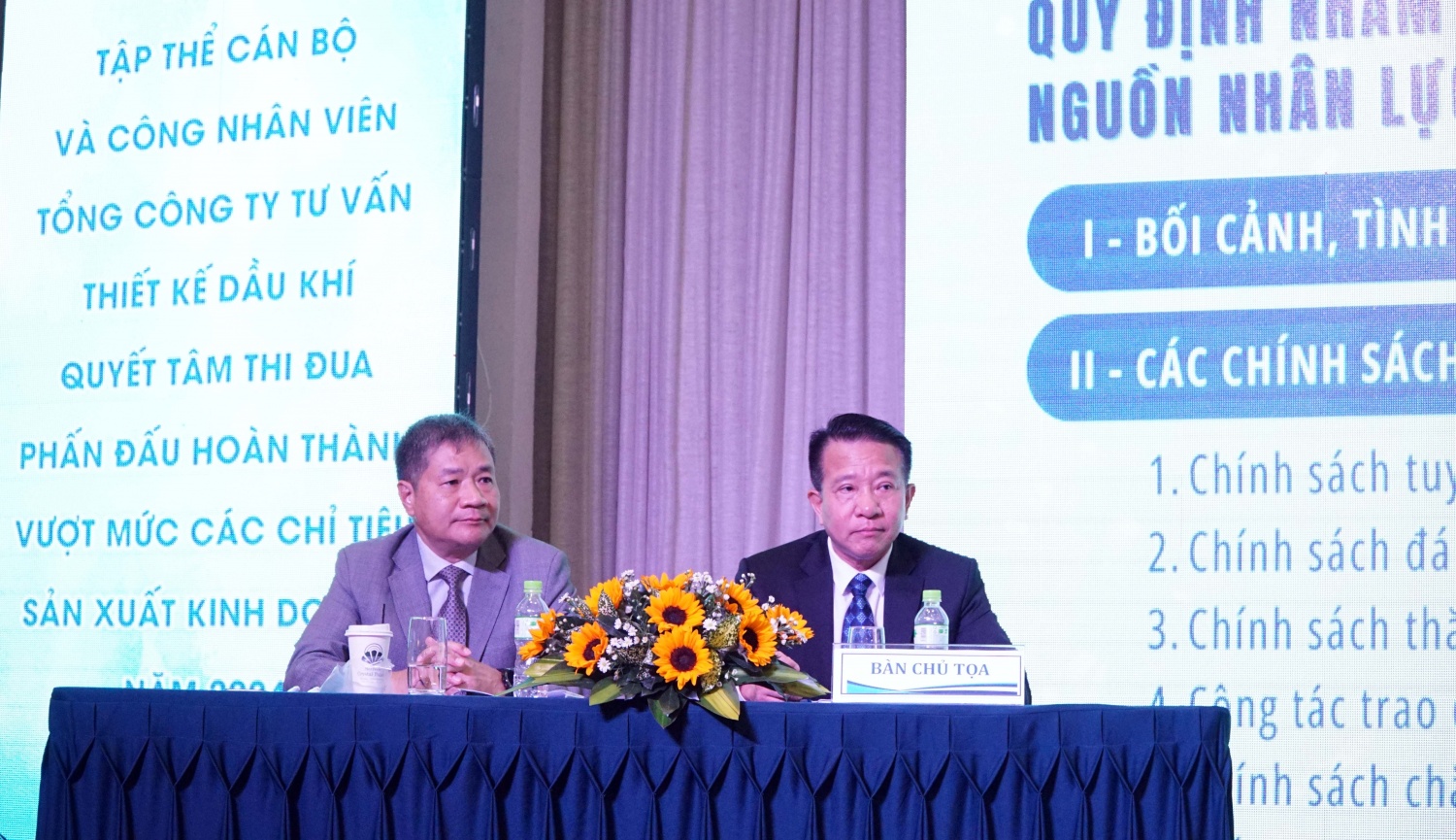 Ông Tạ Đức Tiến, Bí thư Đảng ủy Tổng công ty PVE; ông Ngô Ngọc Thường, Phó Bí thư Đảng ủy, Tổng Giám đốc Tổng công ty PVE.