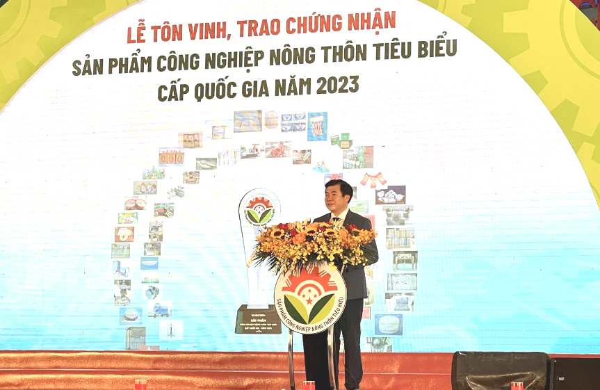 Tôn vinh 173 sản phẩm công nghiệp nông thôn tiêu biểu cấp quốc gia