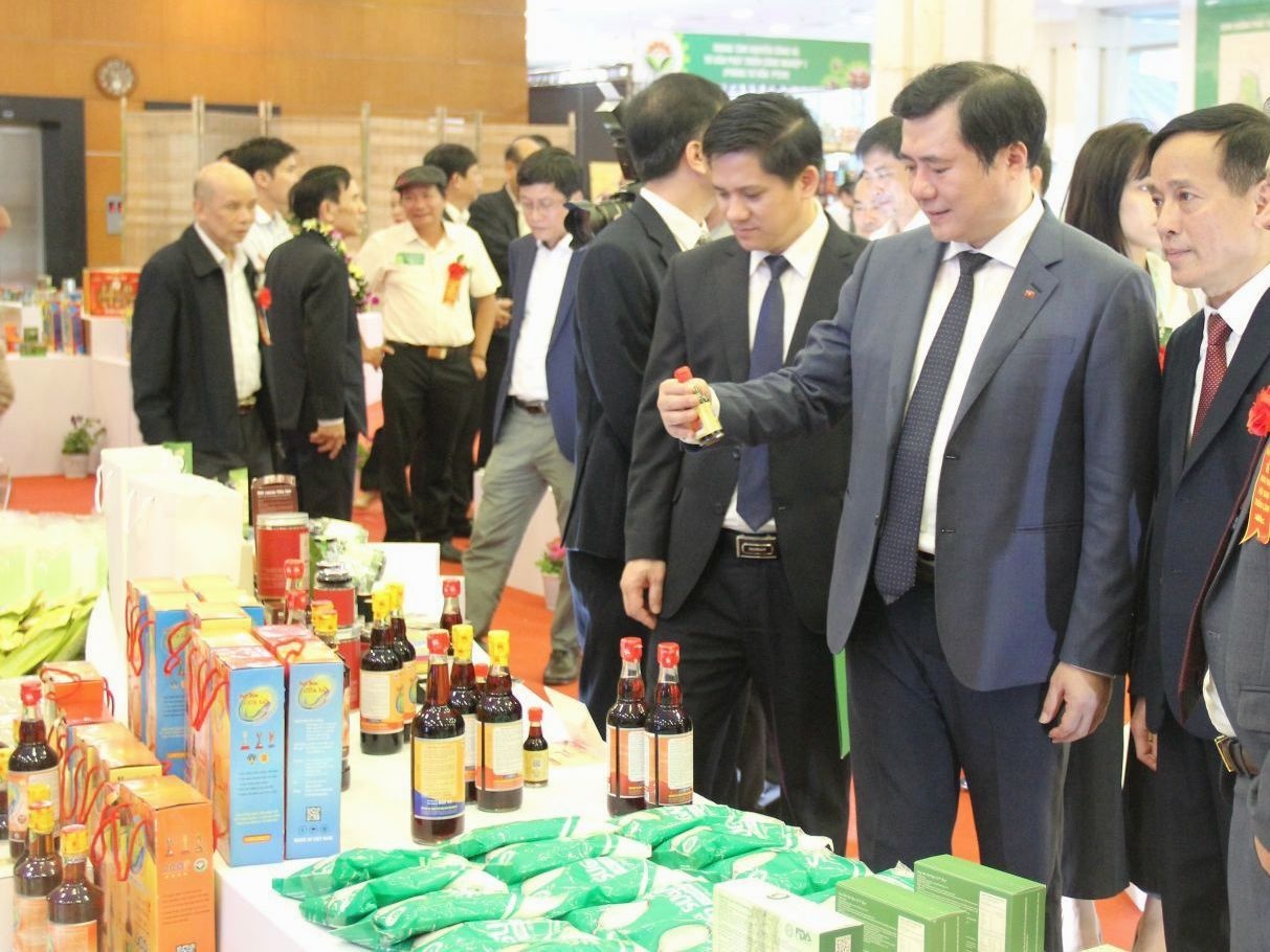 Tôn vinh 173 sản phẩm công nghiệp nông thôn tiêu biểu cấp quốc gia