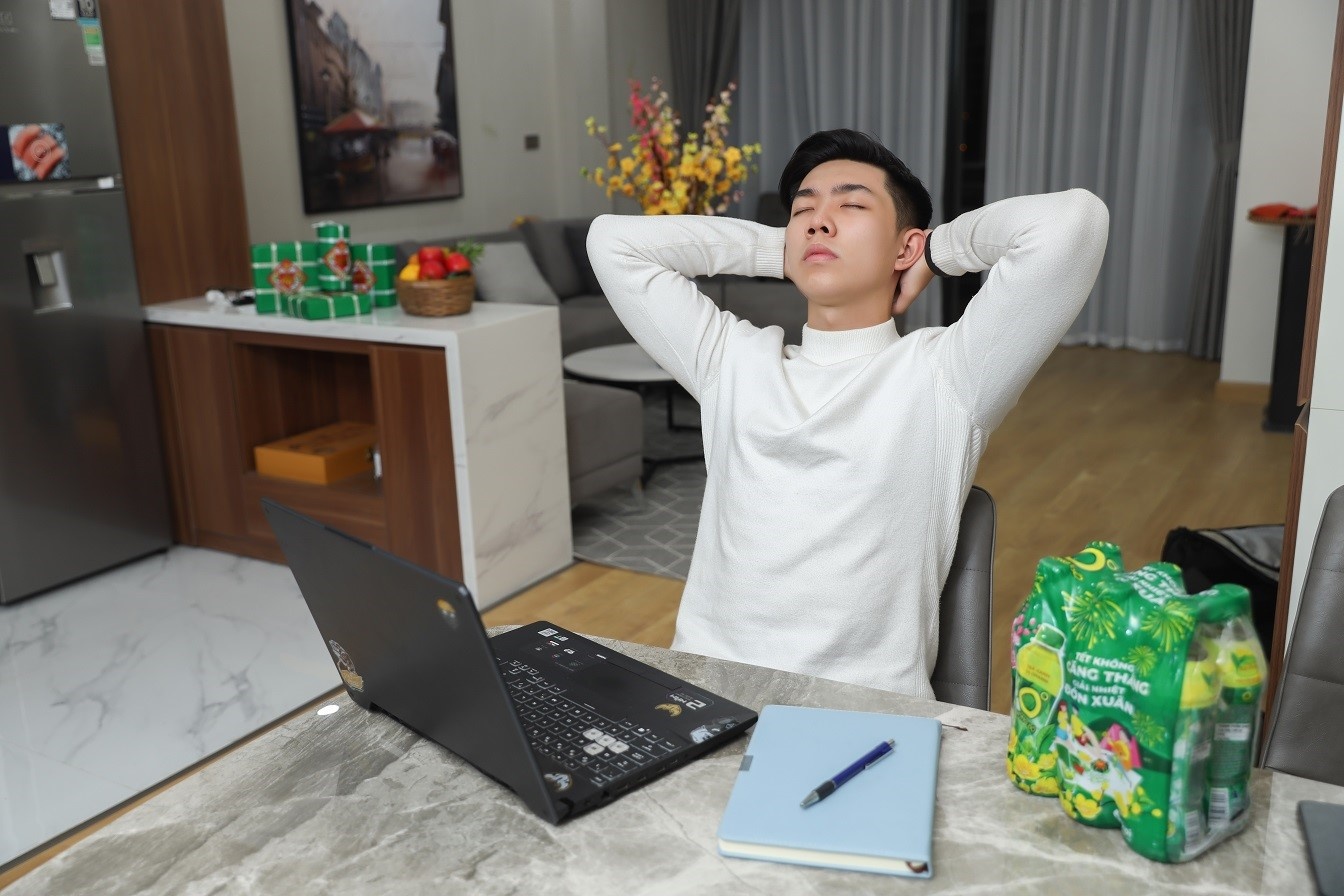 Người trẻ giải tỏa căng thẳng trước lựa chọn về quê hay ở lại thành phố dịp Tết