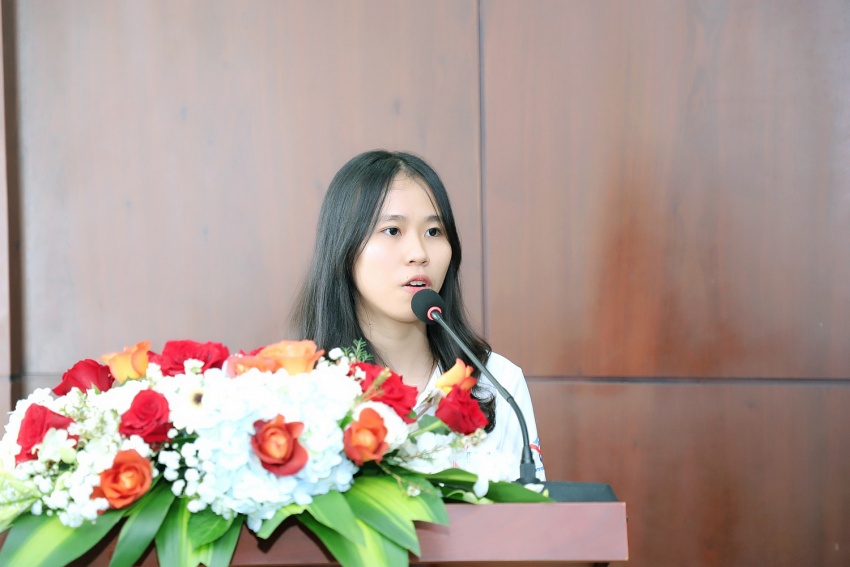 ietsovpetro ký kết thoả thuận hợp tác với PVU và trao tặng 25 suất học bổng cho sinh viên vượt khó học giỏi Vietsovpetro ký kết thoả thuận hợp tác với PVU và trao tặng 25 suất học bổng cho sinh viên vượt khó học giỏi