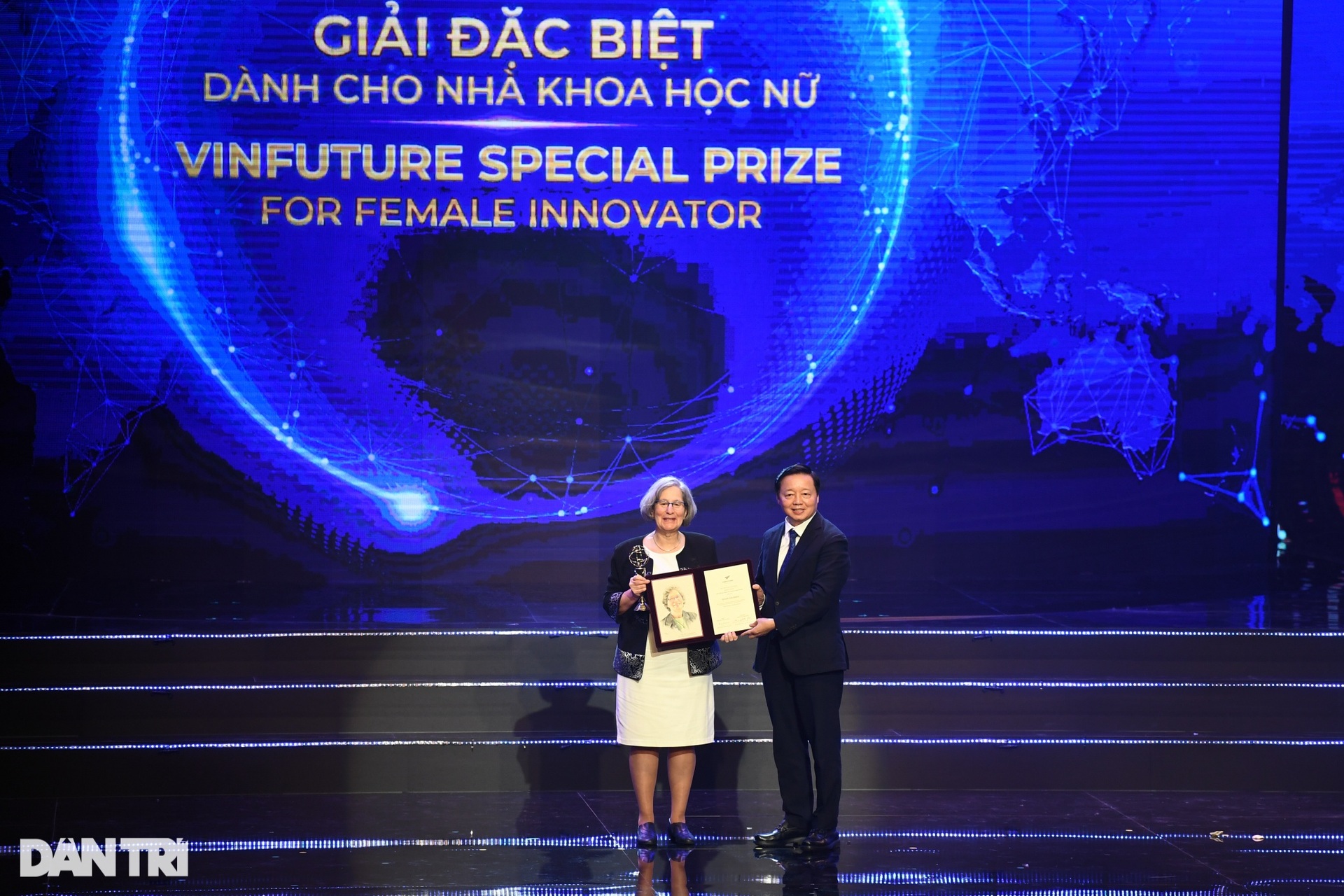 Toàn cảnh Lễ trao giải VinFuture 2023 vinh danh các nhà khoa học xuất chúng - 9