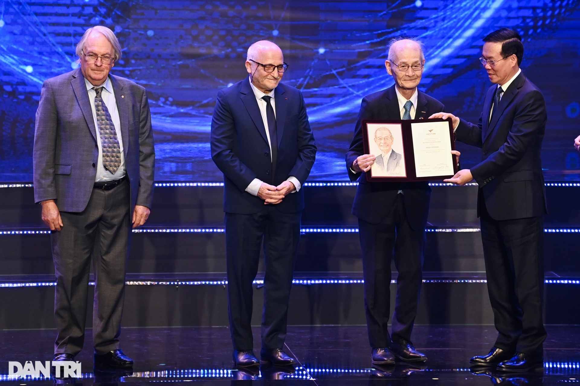 Toàn cảnh Lễ trao giải VinFuture 2023 vinh danh các nhà khoa học xuất chúng - 11