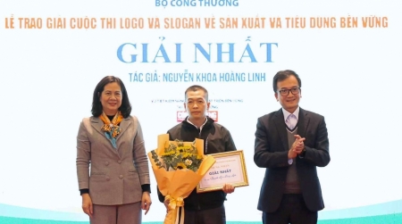 Trao giải cuộc thi “Sáng tạo logo và slogan về sản xuất và tiêu dùng bền vững”