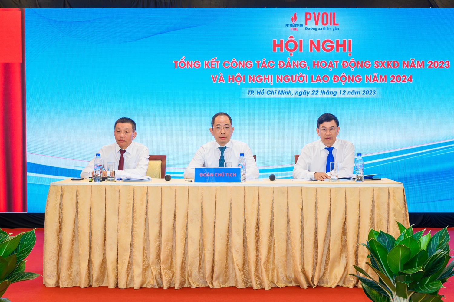 Đoàn Chủ tịch điều hành Hội nghị