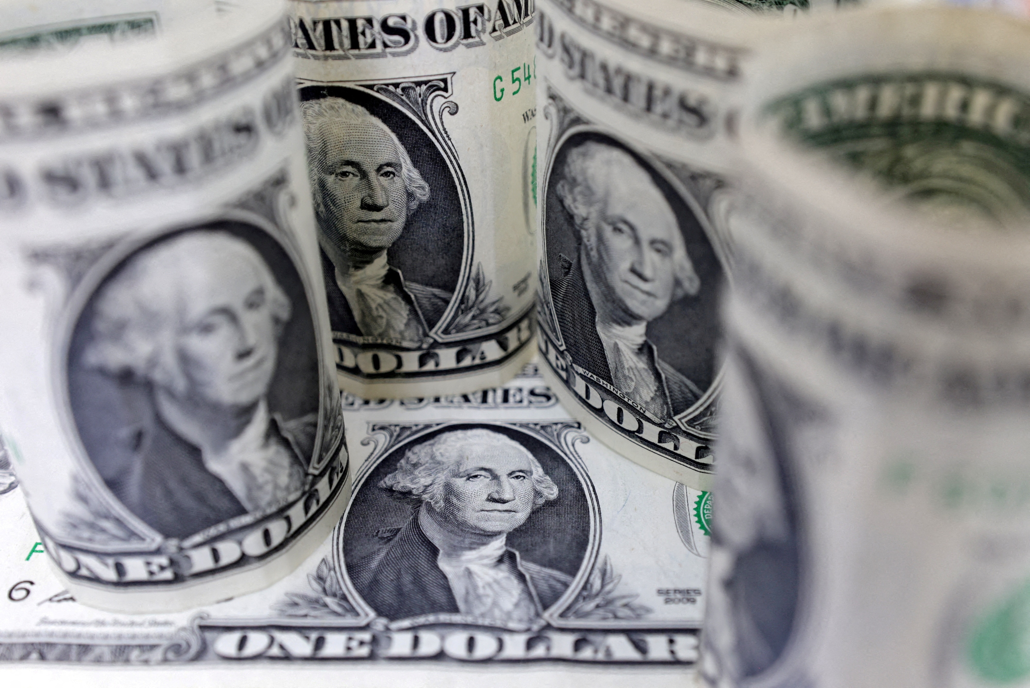 USD liệu có còn là vua? - 2