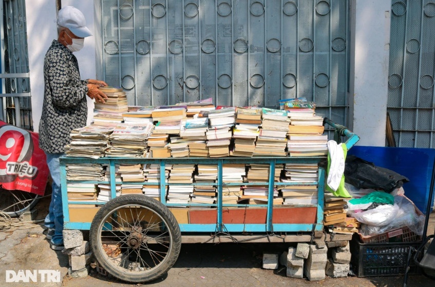 Tiệm sách 