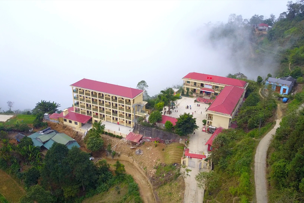 Lào Cai báo cáo Thủ tướng việc học sinh ăn cơm chan canh mì tôm - 2
