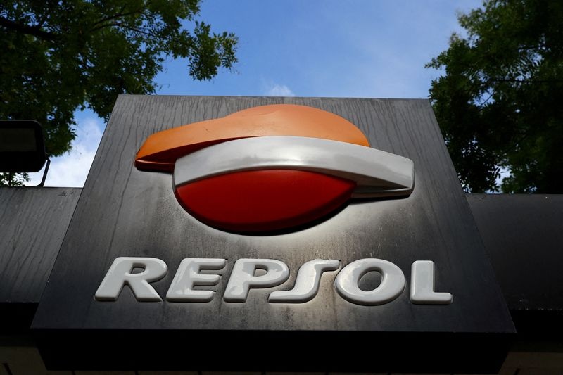 Repsol bị điều tra vì lạm dụng vị trí thống lĩnh ở Tây Ban Nha Repsol bị điều tra vì lạm dụng vị trí thống lĩnh ở Tây Ban Nha