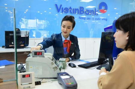 Tin ngân hàng ngày 28/12: VietinBank tiếp tục giảm lãi suất huy động