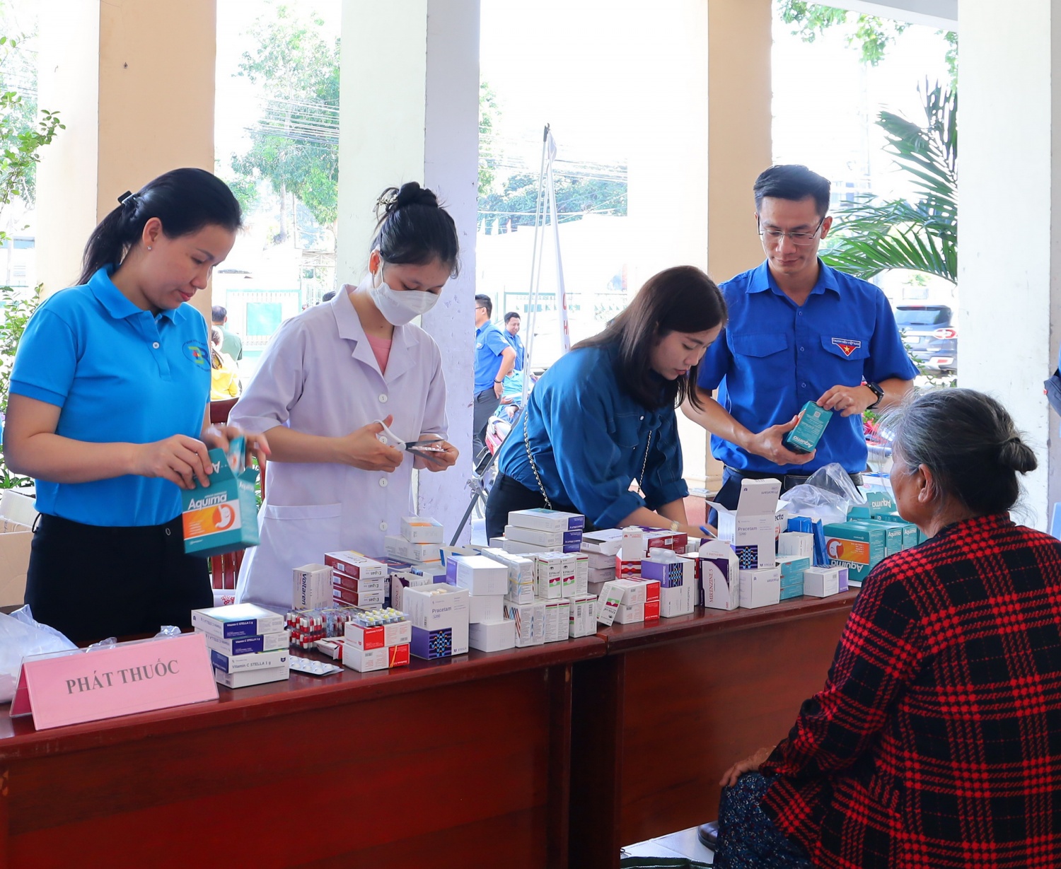 H4. Khám chữa bệnh và phát thuốc miễn phí cho người dân nhân dịp năm mới 2024