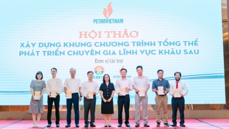 Xây dựng khung chương trình tổng thể phát triển chuyên gia lĩnh vực khâu sau của Petrovietnam