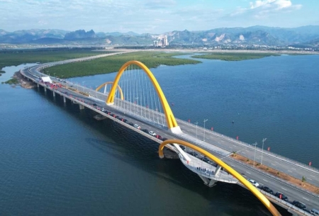 Quảng Ninh khánh thành cầu hơn 1.700 tỷ đồng nối đôi bờ vịnh Cửa Lục