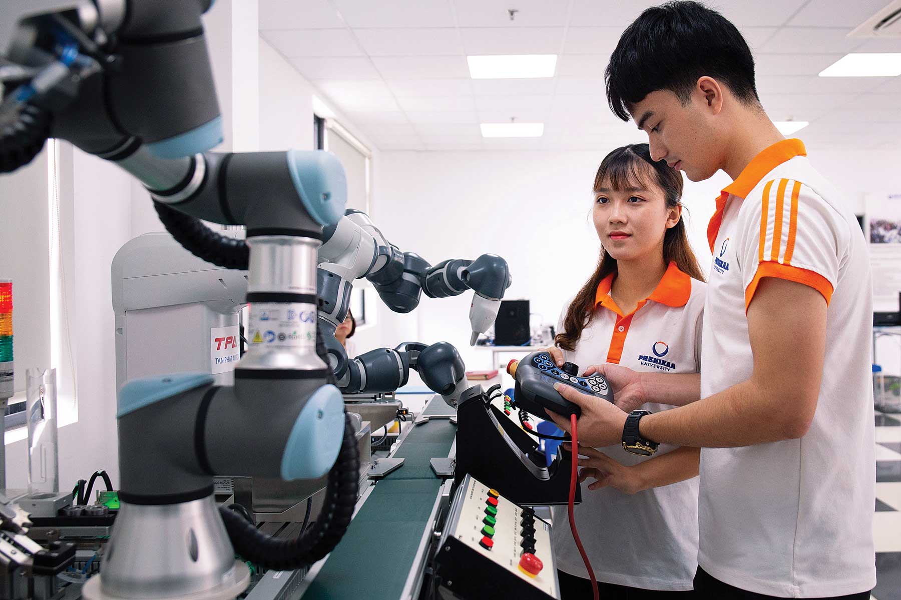 Nhìn lại năm 2023
