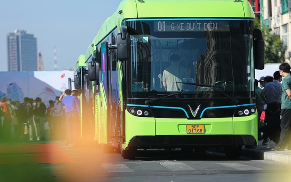 TPHCM sắp phân vùng hạn chế xe xăng, hỗ trợ người dân đổi xe điện?