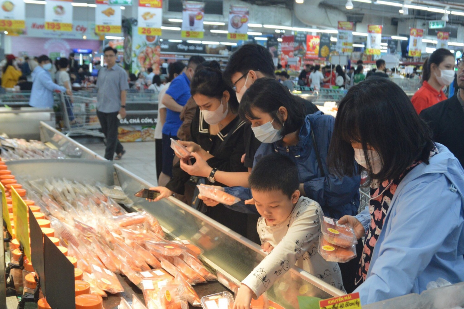 Hối hả chuẩn bị nguồn cung thực phẩm dịp Tết