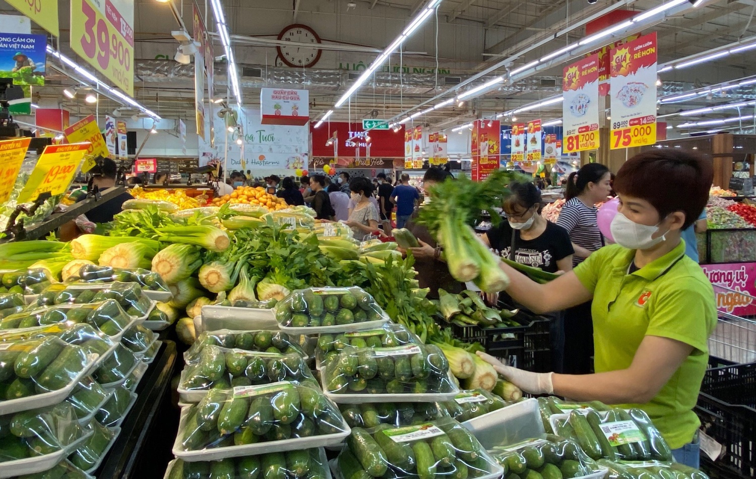 Hối hả chuẩn bị nguồn cung thực phẩm dịp Tết