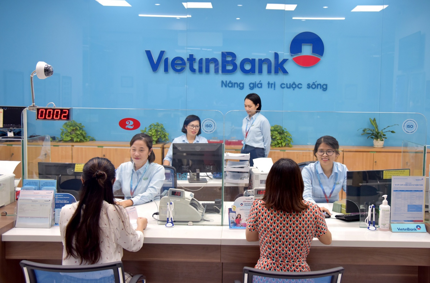 Tin ngân hàng tuần qua: Năm 2024 sẽ siết chặt tín dụng sân sau