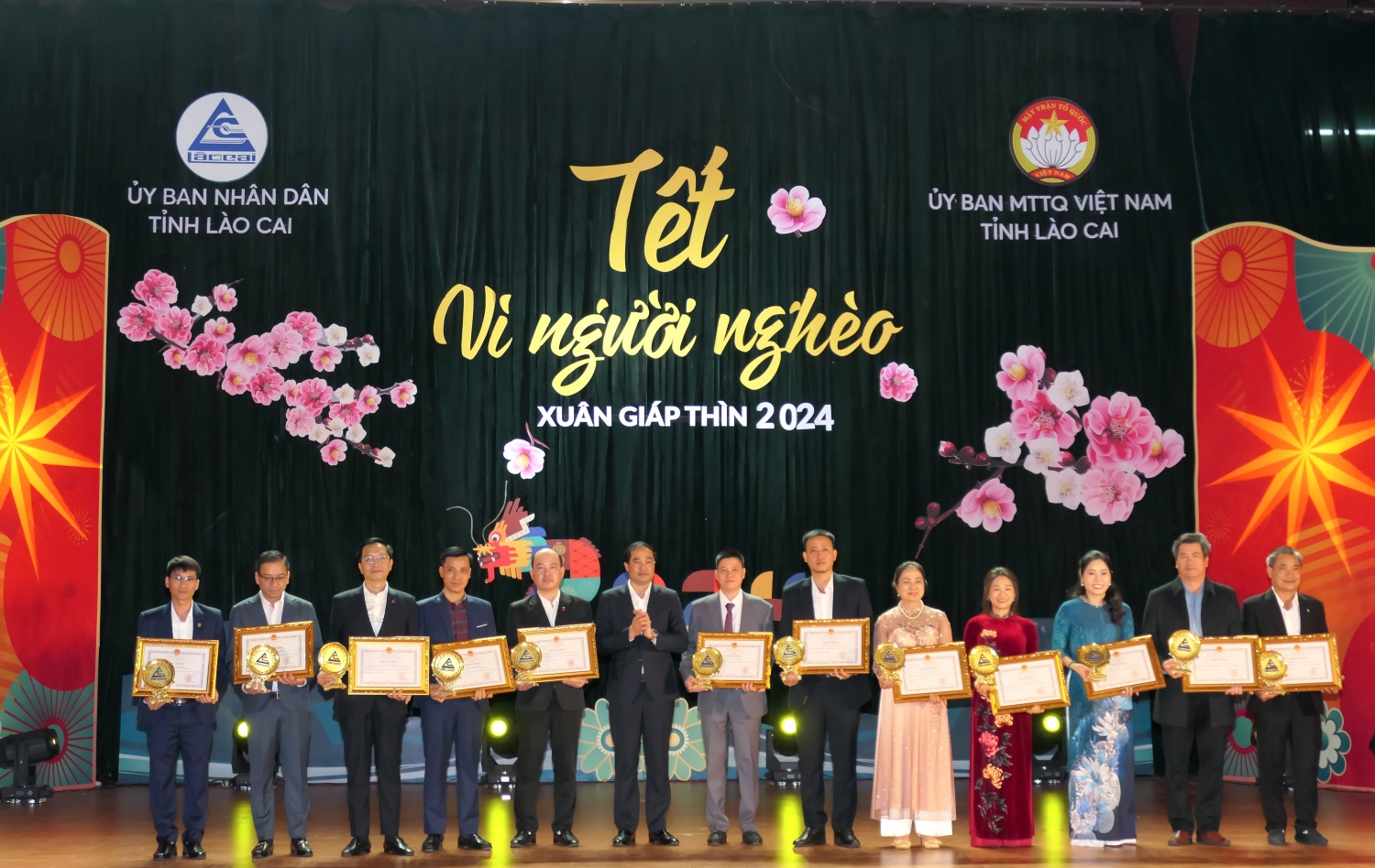 Petrovietnam hỗ trợ Tết vì người nghèo tỉnh Lào Cai