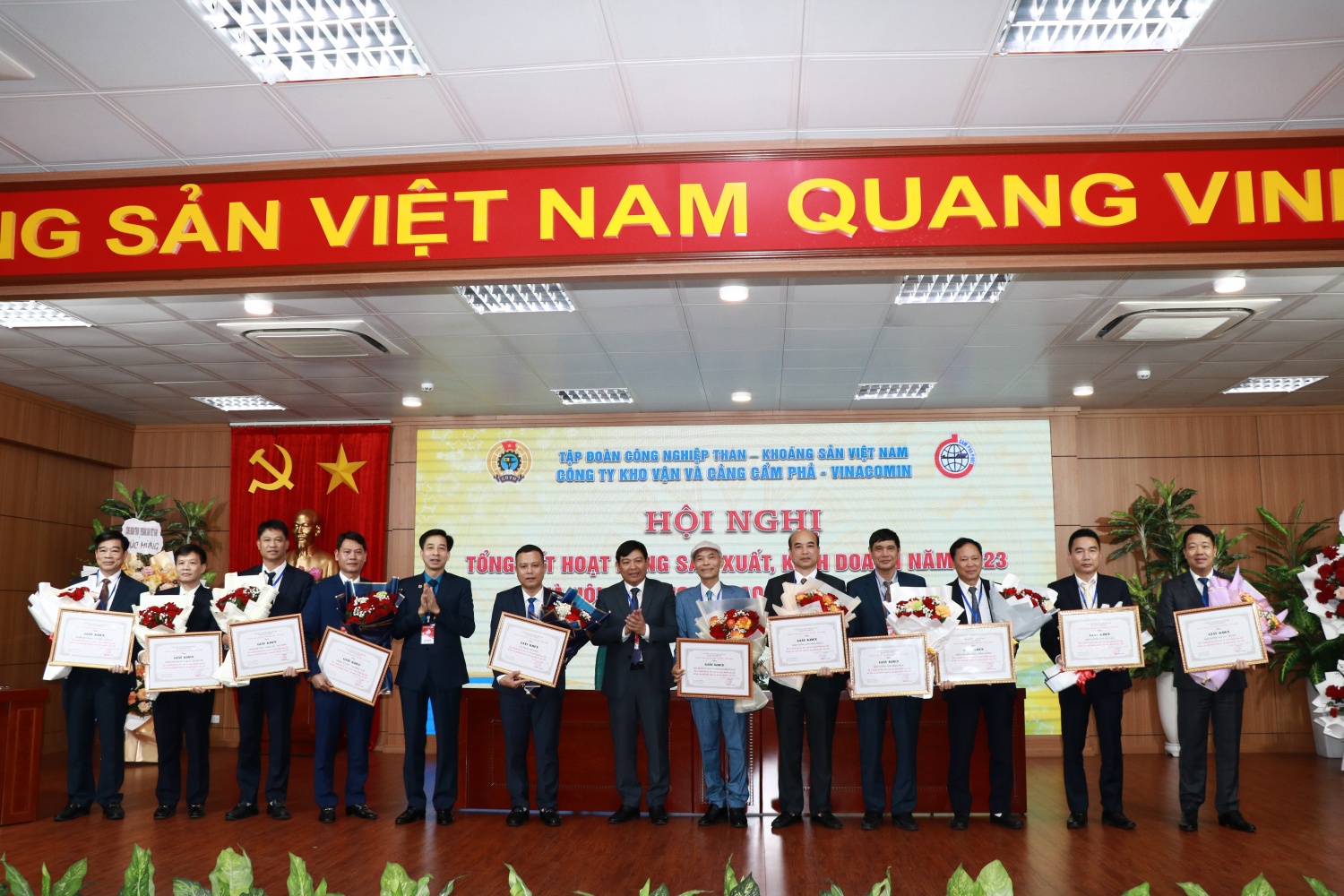 Năm 2024, Công ty Kho vận và Cảng Cẩm Phả sẽ tiêu thụ hơn 65 triệu tấn than
