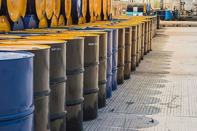 EIA dự báo triển vọng giá dầu thô thế giới năm 2024 và 2025 Giá dầu hôm nay 22/5: Duy trì sắc đỏ
