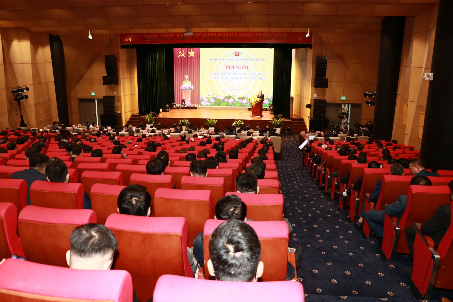 Năm 2024, TKV phát triển các dự án mỏ, nâng công suất tổ hợp Alumin, đẩy mạnh sản xuất than cho điện