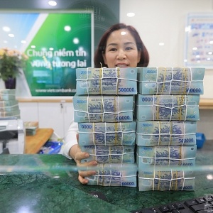 Hạn mức tăng trưởng tín dụng ngân hàng: Quản hay buông?