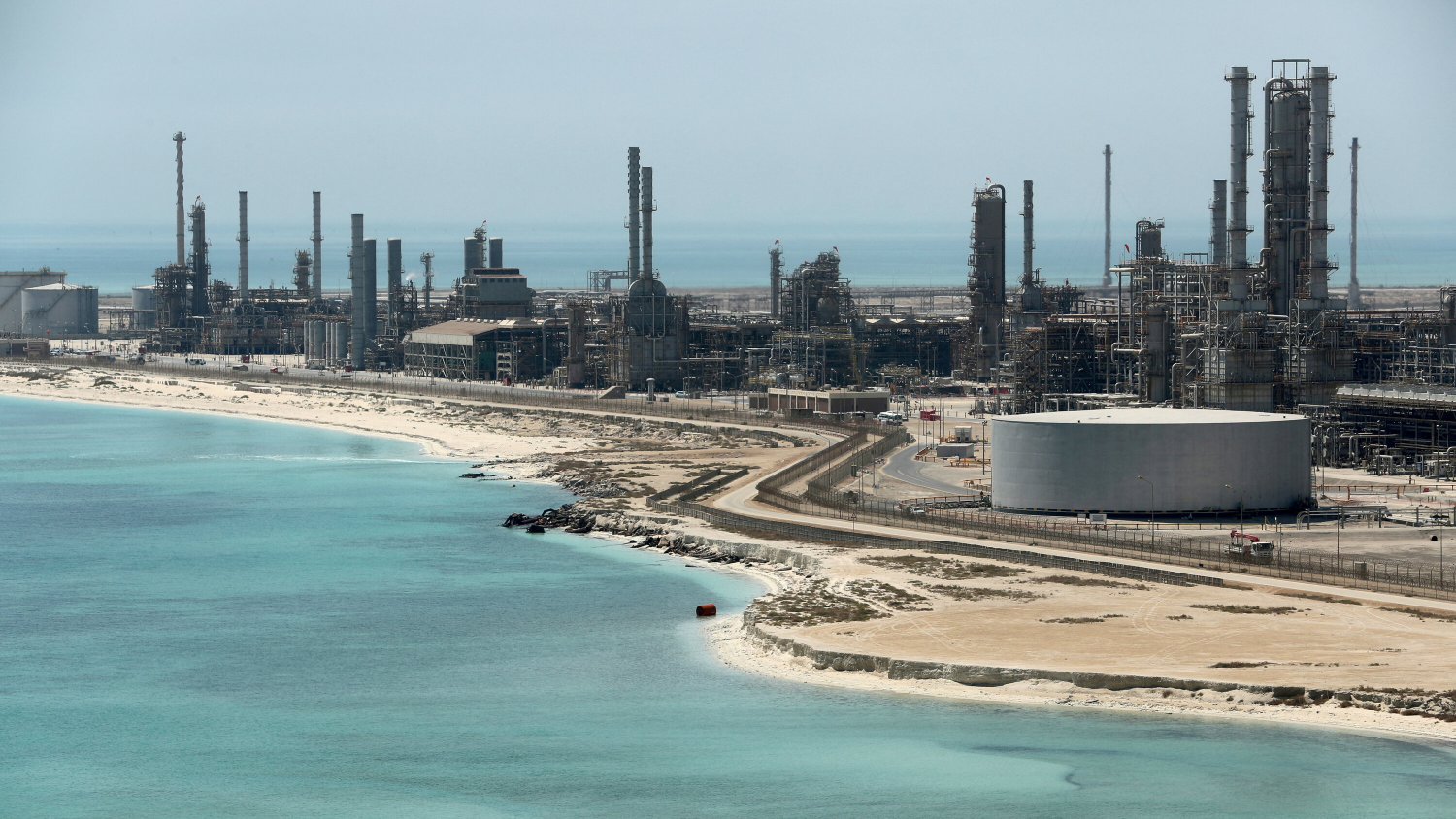 Aramco - “Người khổng lồ” trong thế giới dầu mỏ