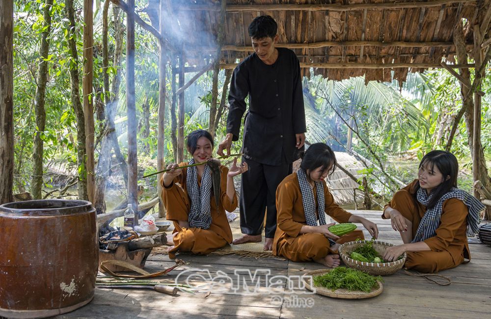 Cà Mau: Tái hiện Làng rừng - Trải nghiệm nét đẹp thời chiến Cà Mau: Tái hiện Làng rừng Trải nghiệm nét đẹp thời chiến