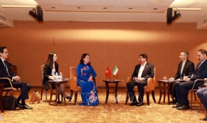 Phó Chủ tịch nước tiếp xúc song phương nhân dịp tham dự Hội nghị cấp cao Phong trào Không liên kết