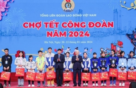 Chợ Tết Công đoàn 2024: Mang Xuân ấm áp đến người lao động