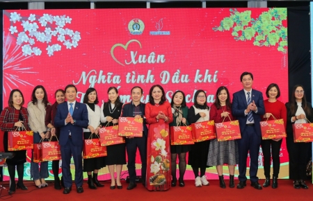 Mang "Xuân nghĩa tình Dầu khí, Tết ấm áp, sẻ chia" tới những người lao động xa quê hương