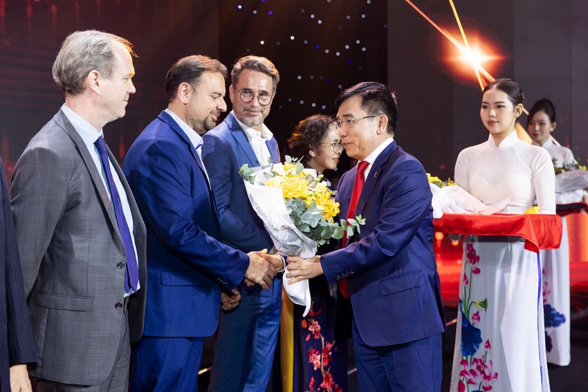 Petrovietnam gặp mặt các nhà thầu dầu khí năm 2024